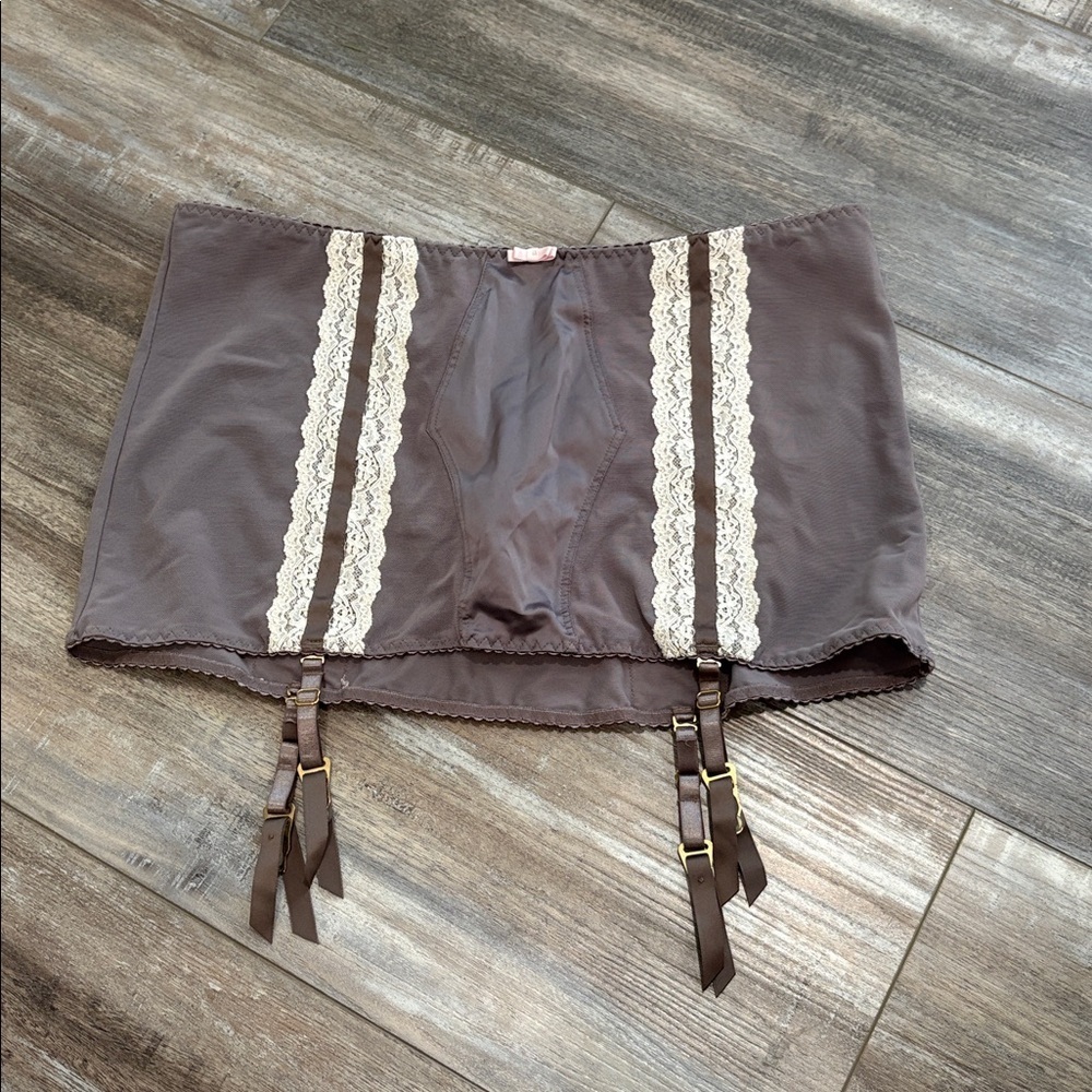 Victoria’s Secret Very Sexy Girdle large